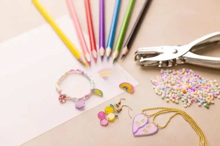 Ei merkkiä Askartelutarvikkeet<Askartelupakkaus, Kutistemuovikorut