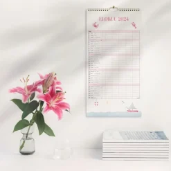 Burde Kalenterit></noscript>Perhekalenteri 2024 Perhekalenteri Annie