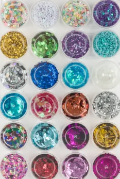 Ei merkkiä Askartelutarvikkeet<Paljetit 24 Rasiaa