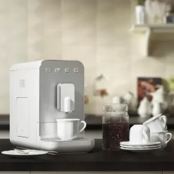 Smeg Kahvi Ja Tee<Bcc01Whmeu Kahviautomaatti, Valkoinen